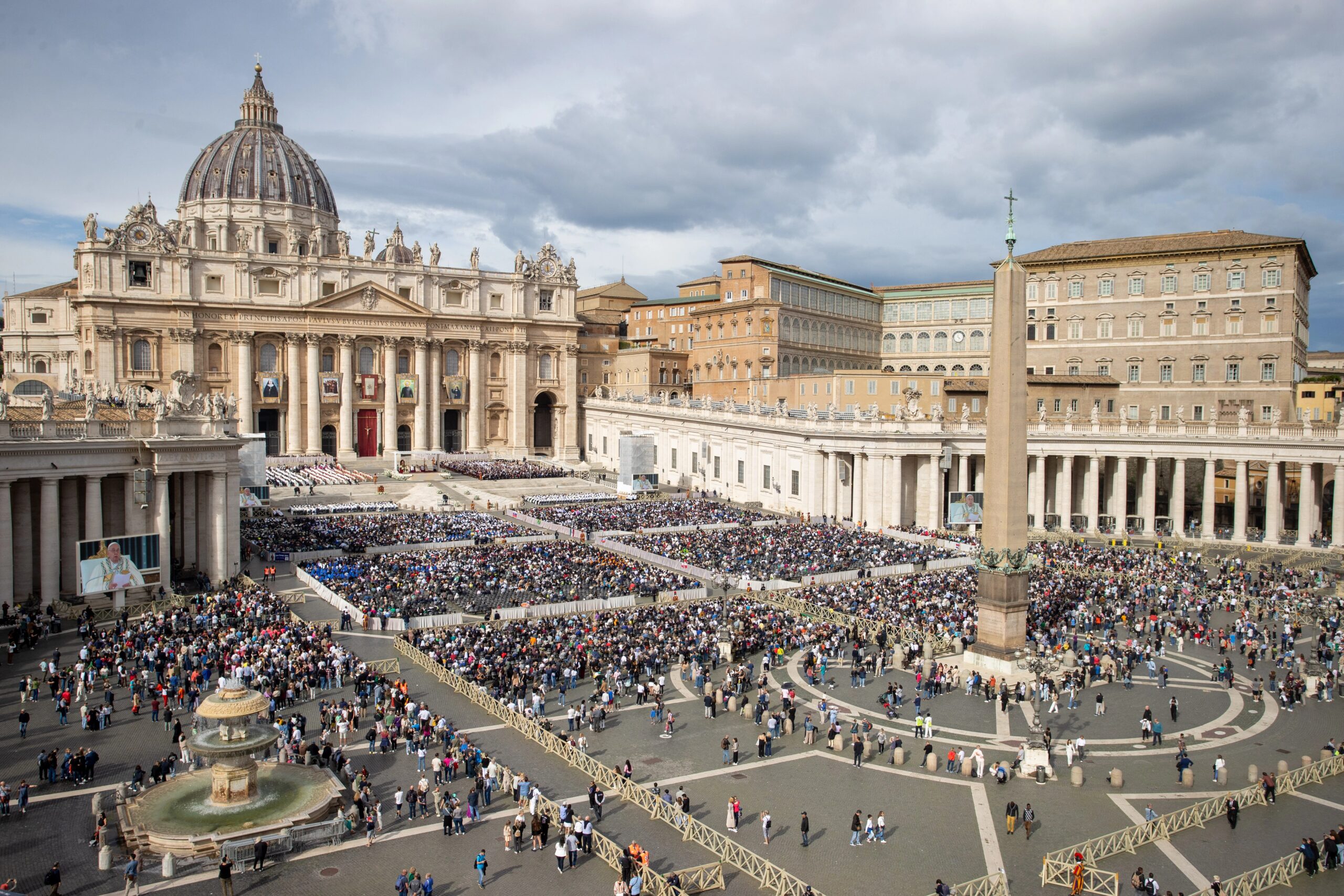 241020-holy-mass-and-canonization-daniel-ibanez-26.jpg