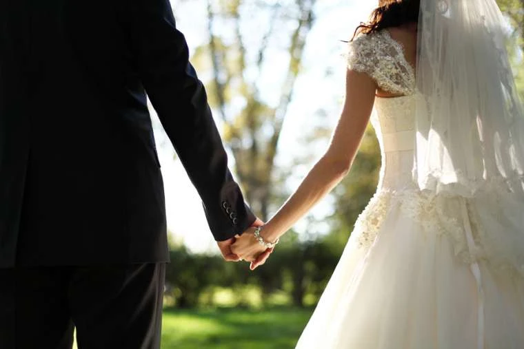 Marriage_Credit_Ivan_Galashchuk_via_wwwshutterstockcom_CNA_10_14_15.jpg