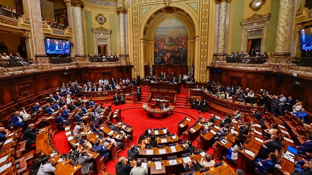 palacio-legislativo-uruguay.jpeg