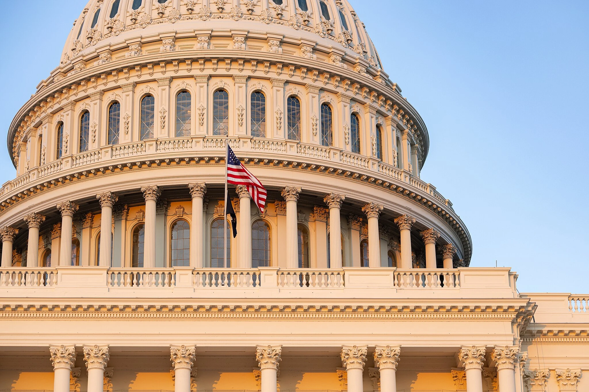 us-capitol-sunset-flagjpg.jpg