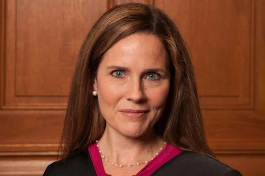 Amy_Coney_Barrett_judge_robe_1.jpg