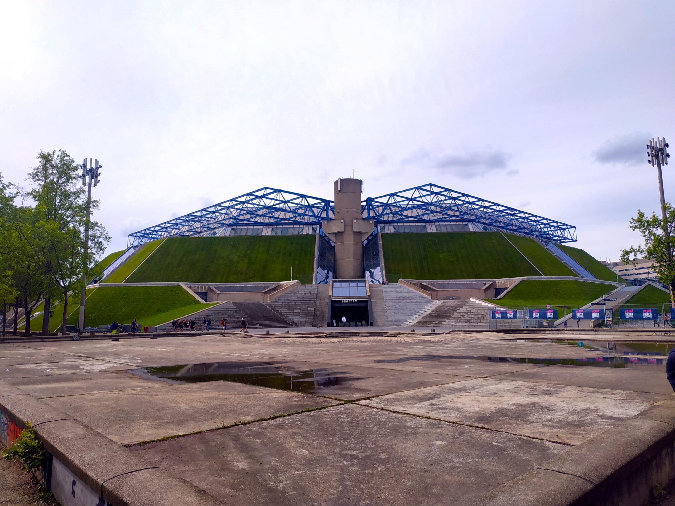Palais_Omnisports_de_Paris-Bercy_02_mpwlr5.jpg