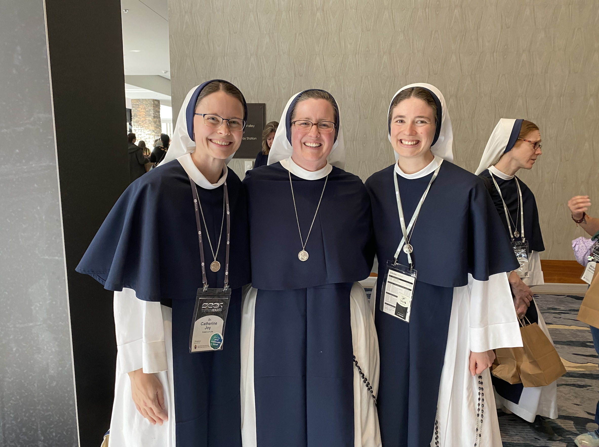 sistervirginiajoysv_izfmra.png
