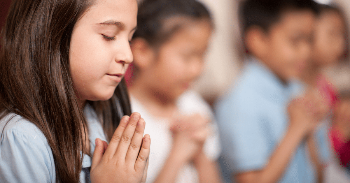 Young-Children-Praying-in-Sunday-School.png